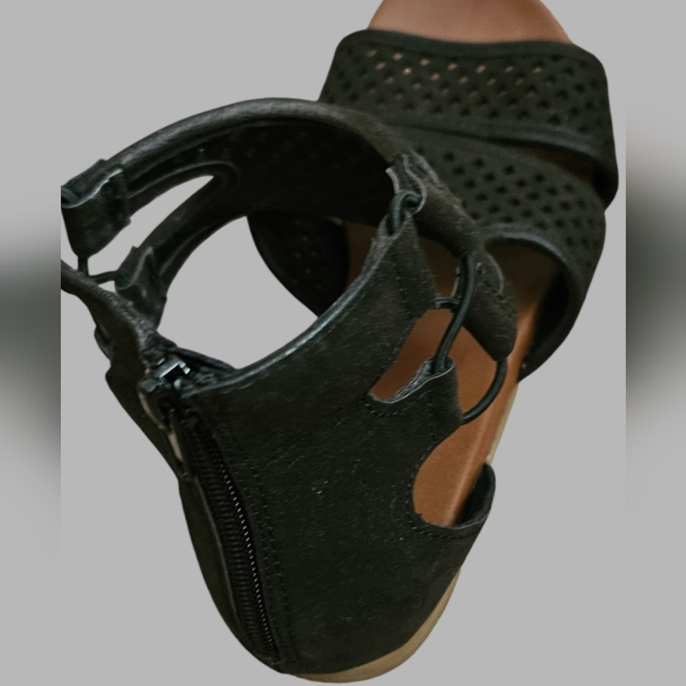 Maurices - Picture 4 of 7